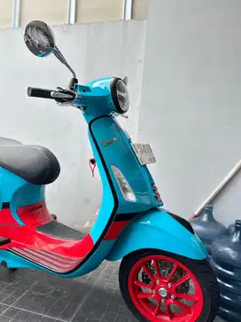 VESPA PRIMAVERA COLOUR VIBE LIMITED EDITION