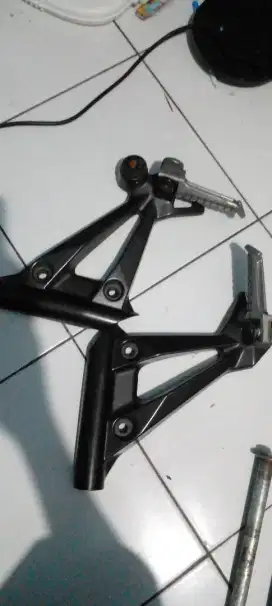 Footstep belakang ninja 250 karbu