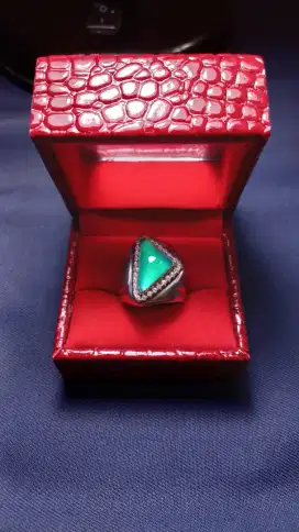 Bacan coklat segitiga kristal hq