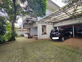 Sewa rumah pinggir jalan raya panglima polim Jaksel