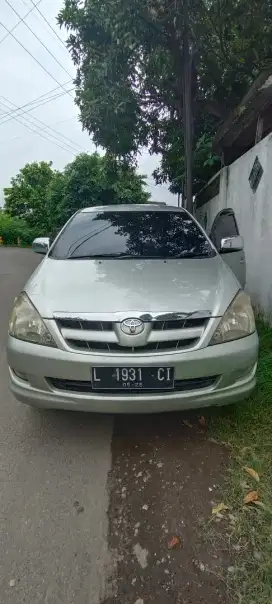 Dijual innova bensin type V th 2005 mulus siap pakai