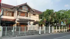 Rumah Siap Huni Cocok Untuk Kantor,Usaha Lokasi Mainroad Sayap BKR