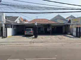 Tempat Usaha Depan Ubaya Tenggilis Mejoyo