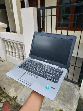 Laptop Hp Elitebook 820 G3 RAM 8GB SSD 256GB Kondisi normal siap pakai