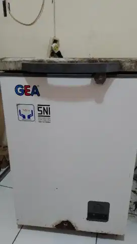 Frezer Gea Bekas 100 L Nego