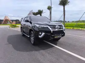 Toyota Fortuner VRZ 2.4 AT 2017 FIRST HAND, TAX ON, GOOD CONDITIONS