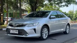 Camry V 2.5 AT 2015 Silver