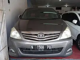 Toyota Kijang Innova 2011 Bensin