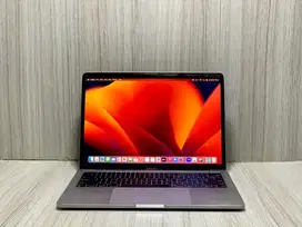 MacBook Pro 13 Inch 2017 8/256 GB