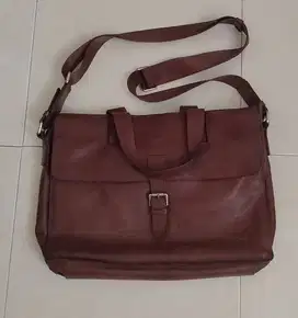 Tas Kulit (Kerja) Muat Laptop 13inchi merk Byford