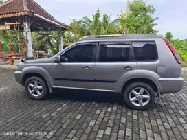 Nissan Xtrail 2.5 XT 2006 Plat S bonafid bisa tukar Tambah sekoto