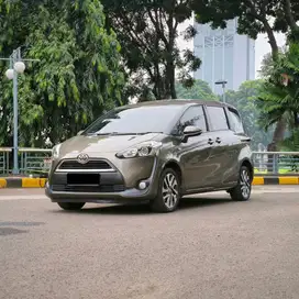 Toyota Sienta V 1.5 Automatic 2017