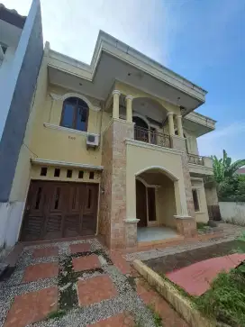 RUMAH MEGAH MODERN DI BILLYMOON PONDOK KELAPA