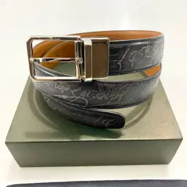 •Nama : Berluti Volute Scritto Leather  Belt