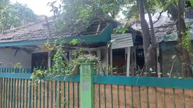 Dijual Rumah Hitung Tanah Lokasi Strategis di Tanjung Duren Barat