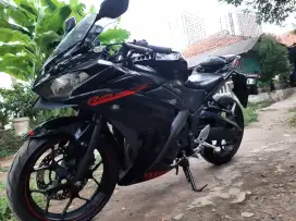 YAMAHA R25 TAHUN 2015