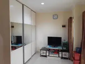 Dijual Rumah 2lantai sudah renovasi di mutiara taman palem