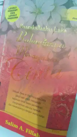 Buku Bahagianya Merayakan Cinta oleh Salim A Fillah