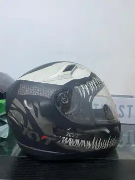 HELM VENOM MASIH MULUS