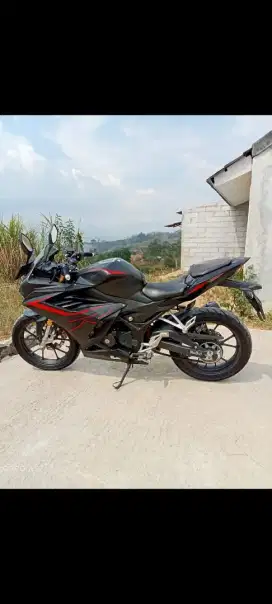 jual motor cbr 150 mesin adem kaki empuk motor jarang di pake