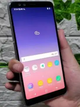 Samsung A8 NFC 4/32 Layar Jernih Amoled Normal, Lengkap, Tinggal Pakai