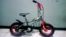 Dijual sepeda BMX UNITED anak msih bagus ban masih tebal tinggal pakai