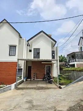 D'Heuvel Padasuka Rumah 800 jutaan 2 Lt dkt Gedung Sate dan dipatiukur