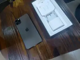 Iphone 11 pro max 256gb  tertarik