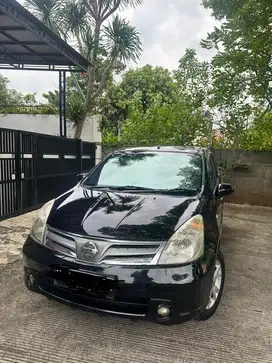 Nissan Grand Livina XV (2011) Hitam