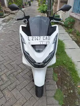 Pcx 2022 km 18 rb kondisi sgt bagus samsat kdg cowek