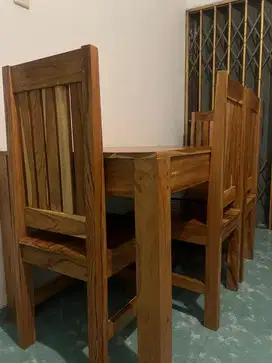 Di jual meja makan kayu jati