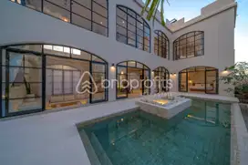 Unveil Luxury Living Villa with Rooftop Bar & Jacuzzi in Seseh BSDL505