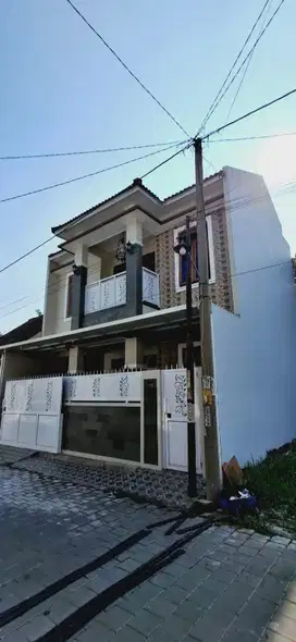 Rumah 2 Lantai Gentan Solo