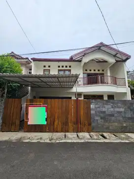 Dijual Rumah 2 Lantai dalam Komplek di Mampang Prapatan Jakarta