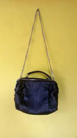 Tas slempang kukit asli