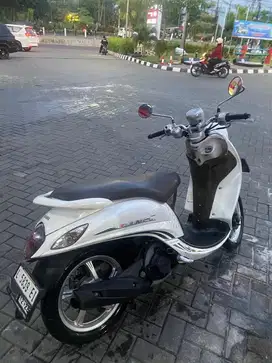 Yamaha Fino White