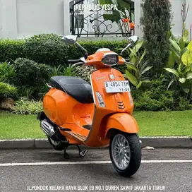 Vespa SPRINT 150 IGET ABS Tahun 2018 WARNA ORANGE PERFECT CONDITION.