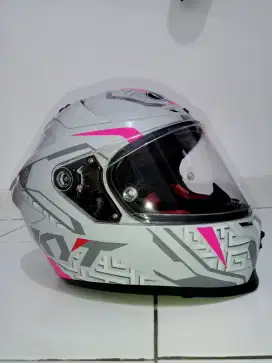 Helm KYT Striker