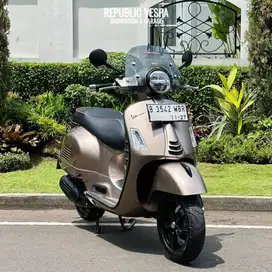 Vespa GTS 150 IGET ABS TH 2022 Warna COKLAT PERFECT CONDITION.