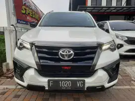 Toyota VRZ TRD Sportivo 2.4L Diesel A/T 2020