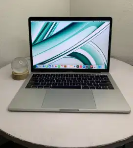 Macbook Pro 2017 | Core i5 | 8GB | 256SSD