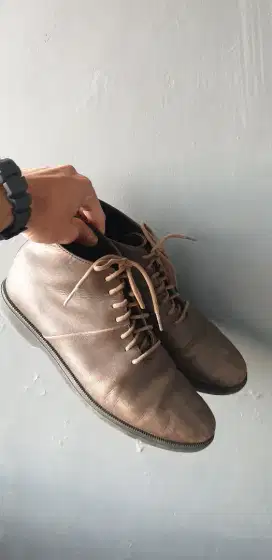 Sepatu kulit + sneakers