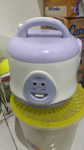 Rice Cooker Maspion 0,8 L Bekas