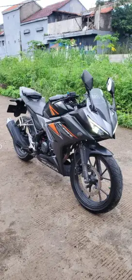 HONDA CBR 150R 2019