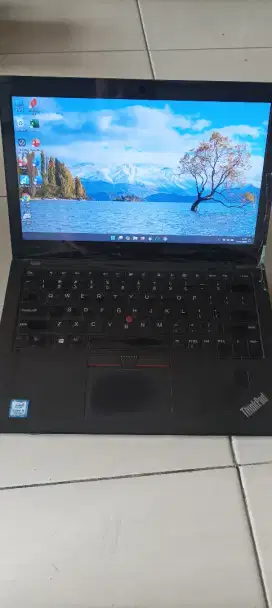 Laptop Thinkpad core i5 gen7 ram8gb ssd256gb normal