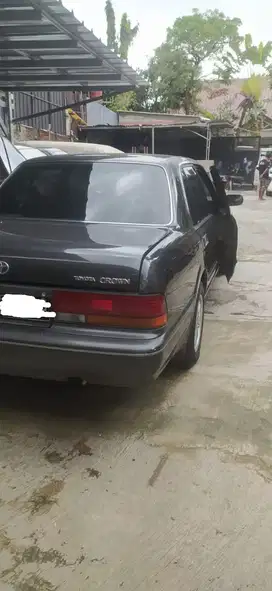 Toyota Crown 1998 Bensin