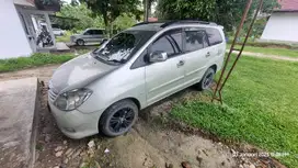 Toyota Kijang Innova 2010 Bensin