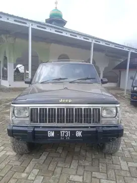 Cherokee limited 4x4 bensin