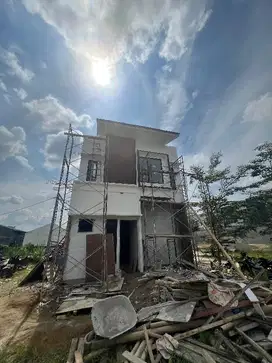 RUMAH 2 LANTAI DI JL SETIABUDI - BUNGA RINTE