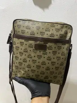 Tas selempang MCM signature original (sale) net price